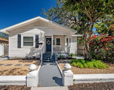 Sunny Tampa Gem, Has It All!